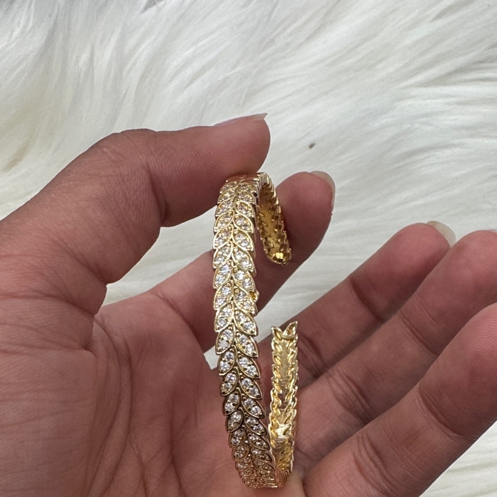 Elegant Gold and Silver Leaf Bracelet